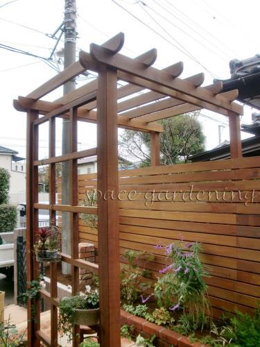 木製アーチ　ウリン材