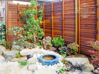 和風の坪庭で小さい庭をおしゃれ空間に 千葉のお庭 外構専門店 お得な情報更新中 スペースガーデニング