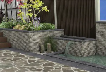 壁泉・花壇