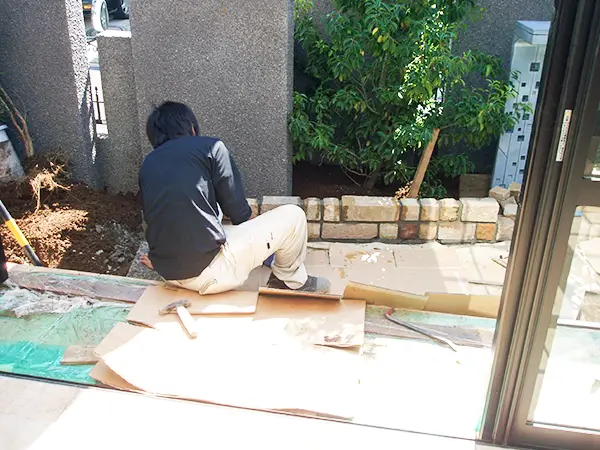 花壇工事の様子