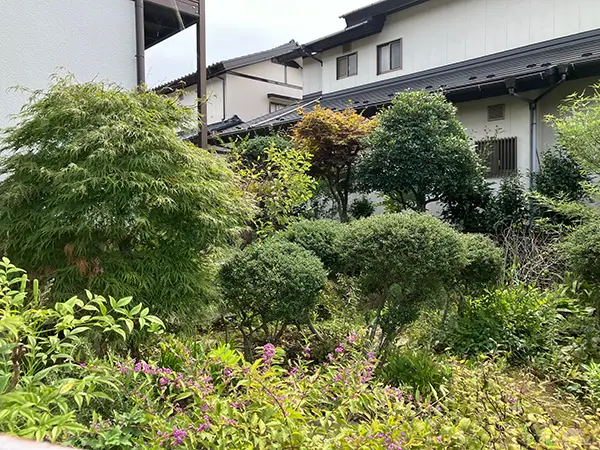 和風庭園を人工芝とウッドデッキの庭へリフォームする前の様子