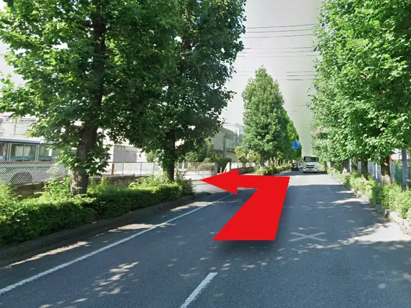 柏の葉キャンパス駅から住まいるパーク柏の葉へ向かう案内写真